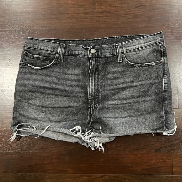 Levi’s - Picture 2 of 5